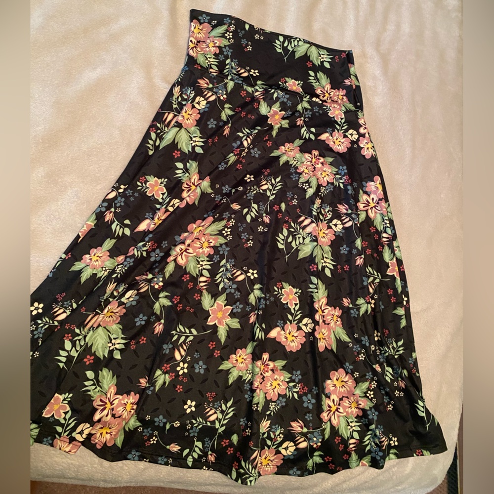 Black floral Lularoe Azure skirt size small